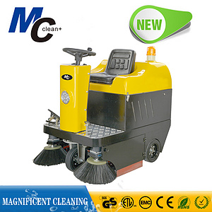 RS1050 mini ride on floor sweeper